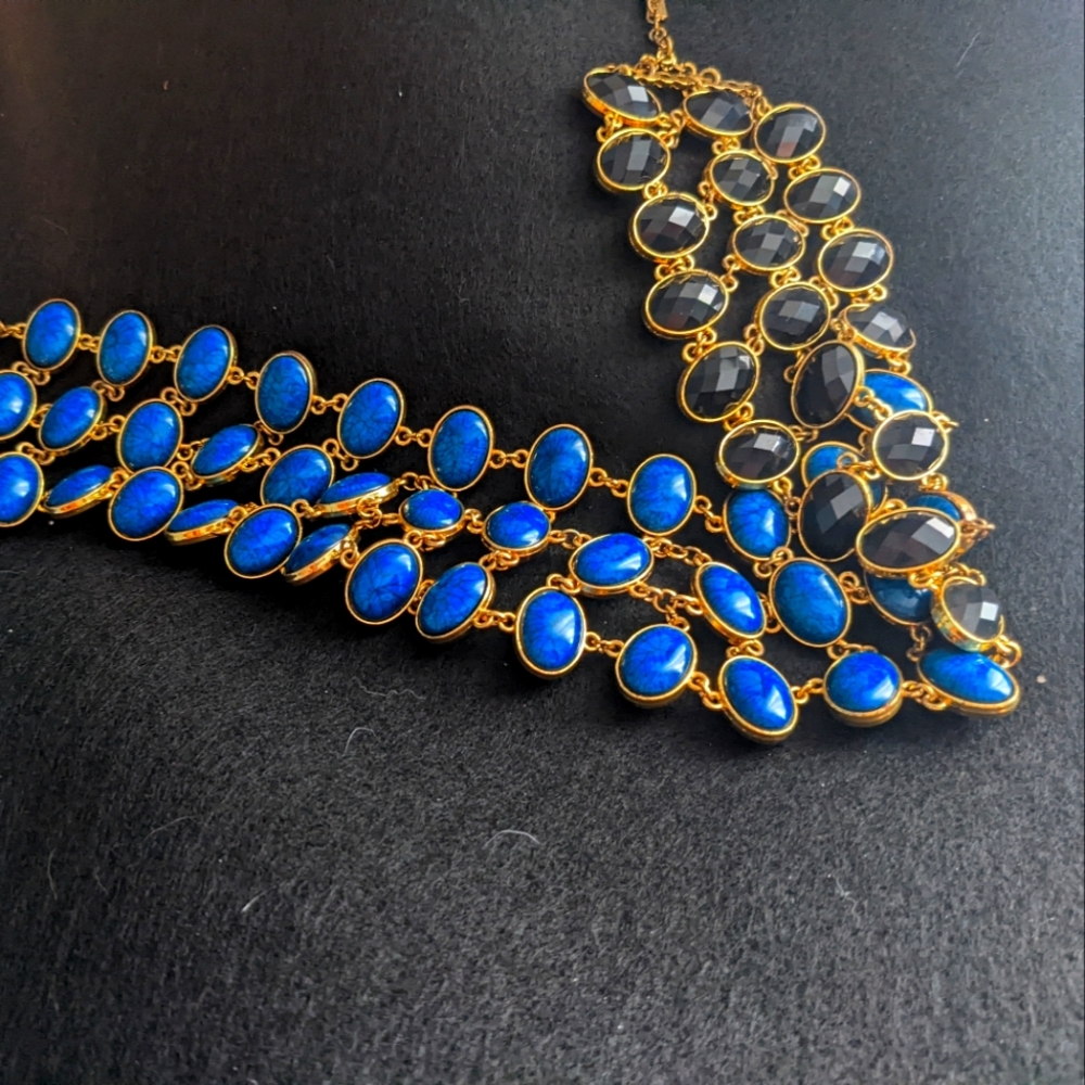 Reversible collar necklace